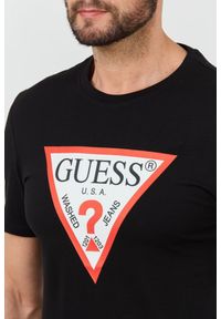 Guess - GUESS Czarny t-shirt z dużym logo Clsc Tri Logo. Kolor: czarny #4