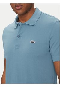 Lacoste Polo DH5522 Niebieski Regular Fit. Typ kołnierza: polo. Kolor: niebieski. Materiał: bawełna, syntetyk