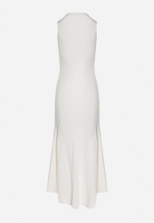 Born2be - Biała Wiskozowa Sukienka Sweterkowa z Ozdobnymi Guzikami Lunarelle. Okazja: na co dzień. Kolor: biały. Materiał: wiskoza. Wzór: aplikacja. Styl: klasyczny, casual, elegancki