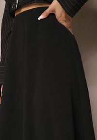 Renee - Czarna Midi Spódnica Rozkloszowana o Klasycznym Fasonie Namettia. Okazja: na co dzień, na spotkanie biznesowe. Kolor: czarny. Wzór: gładki. Styl: klasyczny #5