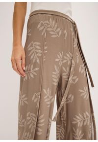 bonprix - Spodnie palazzo. Kolor: brązowy. Materiał: jersey. Długość: długie #3