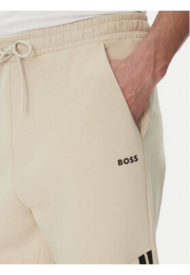 BOSS Dres 50533738 Beżowy Regular Fit. Kolor: beżowy. Materiał: bawełna