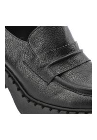 Czarne Półbuty Armodo Modne Buty Damskie. Okazja: na spotkanie biznesowe. Zapięcie: pasek. Kolor: czarny. Materiał: nubuk. Obcas: na obcasie. Styl: biznesowy, elegancki, klasyczny, wizytowy. Wysokość obcasa: średni #2