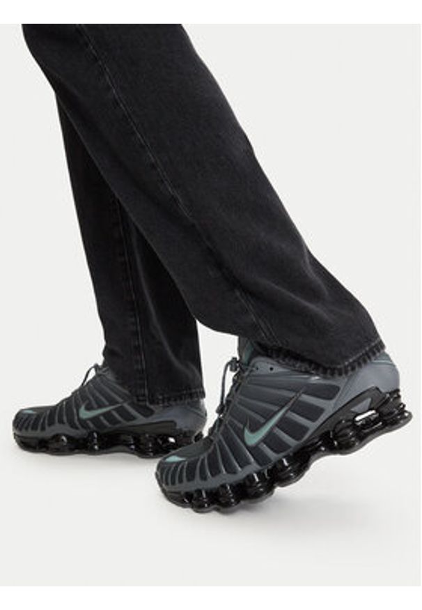 Nike Sneakersy Shox TL IM5998 068 Szary. Kolor: szary. Materiał: materiał