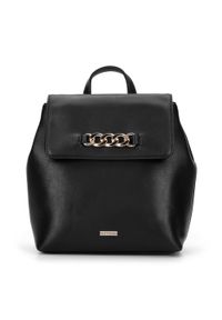 Wittchen - Damski plecak z łańcuchem na klapie. Kolor: czarny. Materiał: skóra ekologiczna. Wzór: aplikacja. Styl: klasyczny, elegancki #1