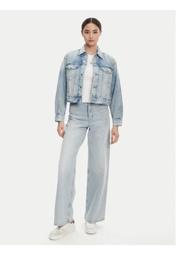 Calvin Klein Jeans Kurtka jeansowa 90s LV047C791G Niebieski Relaxed Fit. Kolor: niebieski. Materiał: bawełna