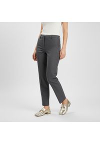 Półbuty damskie S.Barski, cholewka skóra naturalna metalizowana niski fason zaokrąglony nosek ozdobny metalowy element na podbiciu stabilny obcas blo. Kolor: złoty. Materiał: skóra. Szerokość cholewki: normalna. Obcas: na obcasie. Styl: glamour, klasyczny, elegancki. Wysokość obcasa: niski #5