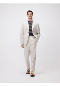 Reserved - T-shirt regular z lnem - brązowy. Kolor: brązowy. Materiał: len #1