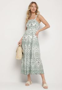 Born2be - Zielono-Biała Bawełniana Sukienka Ozdobiona Haftem Sadonique. Okazja: na co dzień. Kolor: zielony. Materiał: bawełna. Długość rękawa: na ramiączkach. Wzór: aplikacja, haft. Styl: elegancki, casual #5