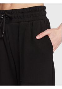 Moss Copenhagen Spodnie dresowe Ima 16569 Czarny Regular Fit. Kolor: czarny. Materiał: dresówka, wiskoza