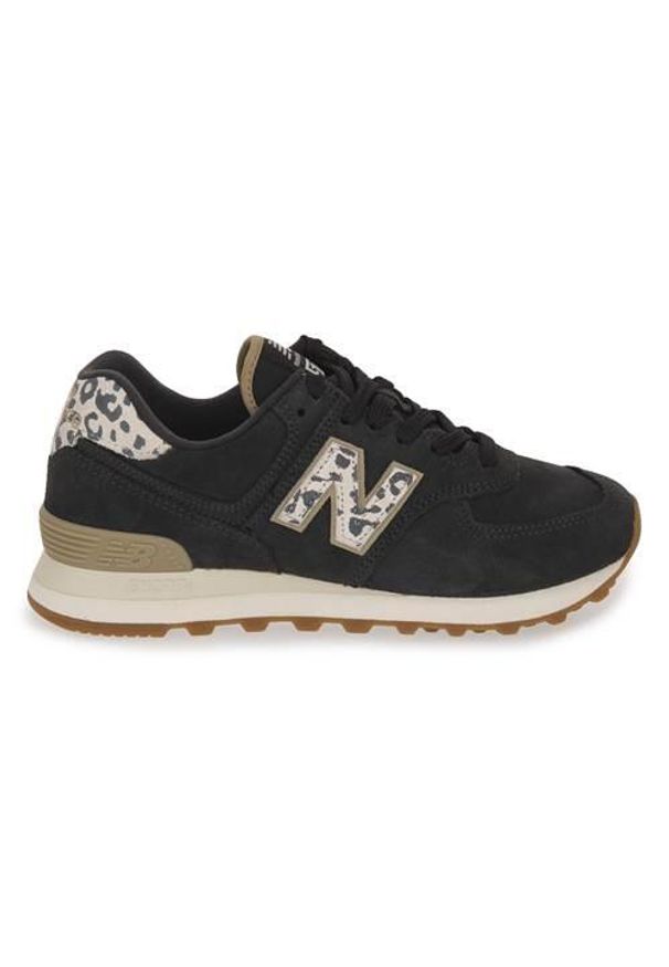 Buty do chodzenia damskie New Balance 574. Zapięcie: sznurówki. Kolor: czarny. Materiał: materiał. Szerokość cholewki: normalna. Model: New Balance 574. Sport: turystyka piesza