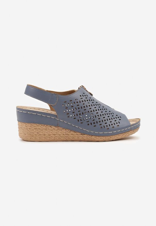 Born2be - Niebieskie Sandały Vices na Koturnie z Ozdobnym Suwakiem Ovilore. Okazja: na co dzień. Kolor: niebieski. Materiał: jeans. Sezon: lato, wiosna. Obcas: na koturnie. Styl: casual