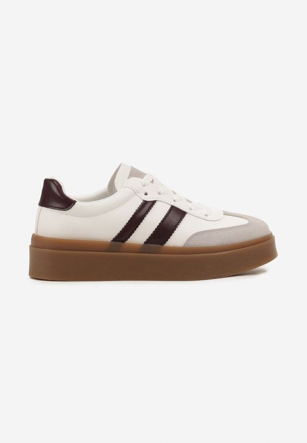 Renee - Biało-Bordowe Sneakersy na Kauczukowej Podeszwie Ozdobione Paskami Nilimea. Okazja: na co dzień. Zapięcie: pasek. Kolor: biały. Materiał: kauczuk. Wzór: aplikacja