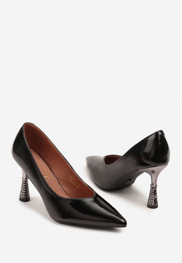 Born2be - Czarne Lakierowane Szpilki Vices ze Skórzaną Wkładką na Obcasie z Cyrkoniami Afirrive. Okazja: na spotkanie biznesowe, na ślub cywilny, na wesele, do pracy. Kolor: czarny. Materiał: lakier, skóra. Wzór: aplikacja. Obcas: na obcasie. Styl: biznesowy, klasyczny, elegancki, wizytowy. Wysokość obcasa: średni