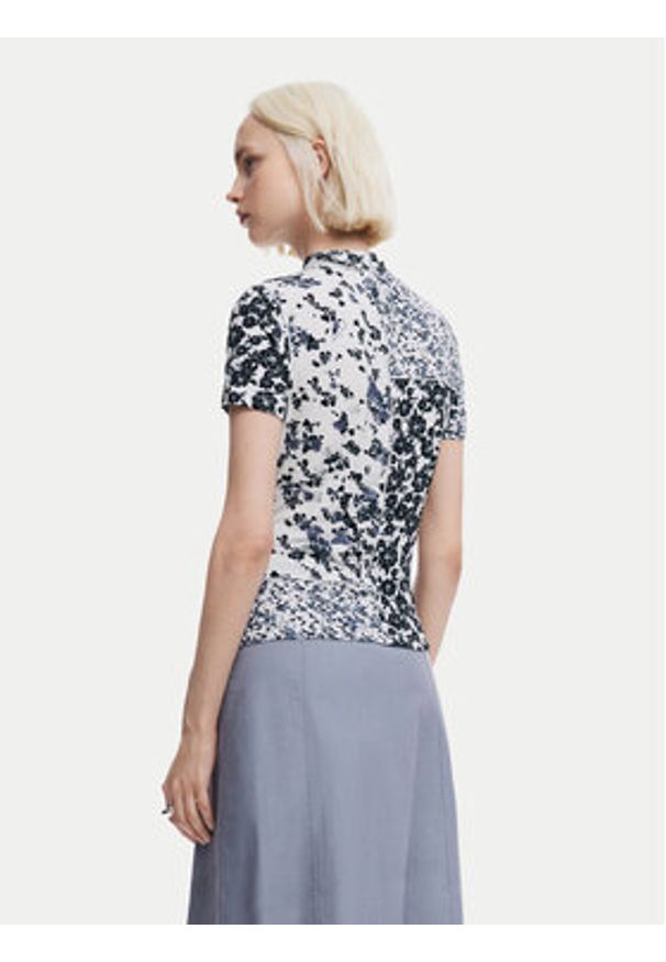 Desigual Bluzka Patchy 24WWTK99 Czarny Slim Fit. Kolor: czarny. Materiał: wiskoza