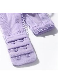 Intica - Komplet bielizny koronkowej ze strapsami regulowanymi Behjat. Kolor: zielony. Materiał: koronka. Wzór: paski, koronka #9