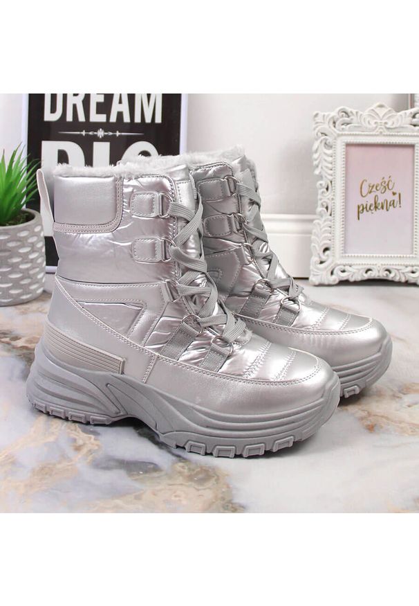 POTOCKI - Śniegowce damskie sznurowane metaliczne srebrne Potocki PY16061. Kolor: srebrny. Materiał: skóra ekologiczna