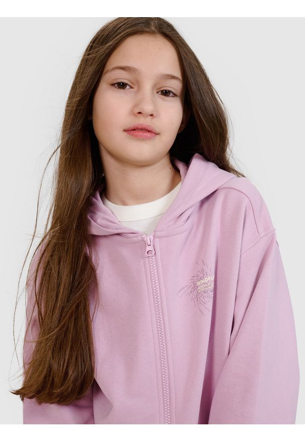 4f - 4F Bluza dresowa rozpinana z kapturem dziewczęca - fioletowa 146 (10-11 lat). Okazja: na co dzień. Typ kołnierza: kaptur. Kolor: fioletowy. Materiał: dresówka. Wzór: gładki, ze splotem, nadruk. Sezon: lato. Styl: casual, sportowy