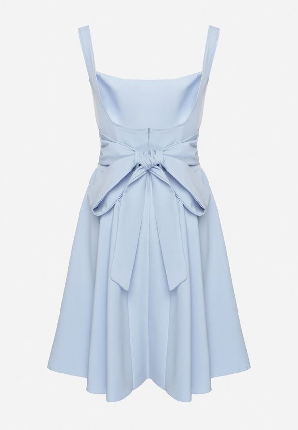 Born2be - Niebieska Sukienka Rozkloszowana z Ozdobną Kokardą na Plecach Sonarisea. Typ kołnierza: kokarda. Kolor: niebieski. Typ sukienki: rozkloszowane. Styl: klasyczny