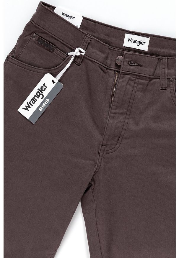 Wrangler - WRANGLER SPODNIE MĘSKIE TEXAS BRACKEN BROWN W121TA224 112126202
