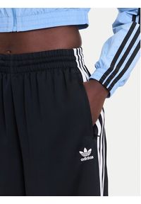 Adidas - adidas Spodnie dresowe adicolor Satin IU2520 Czarny Wide Leg. Kolor: czarny. Materiał: syntetyk #5