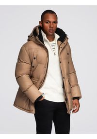 Ombre Clothing - Długa męska kurtka puffer z zapinanymi kieszeniami – brązowa V2 - Rozmiar: L. Kolor: brązowy. Materiał: poliester, nylon, polar, materiał, syntetyk. Długość: długie. Wzór: aplikacja #1