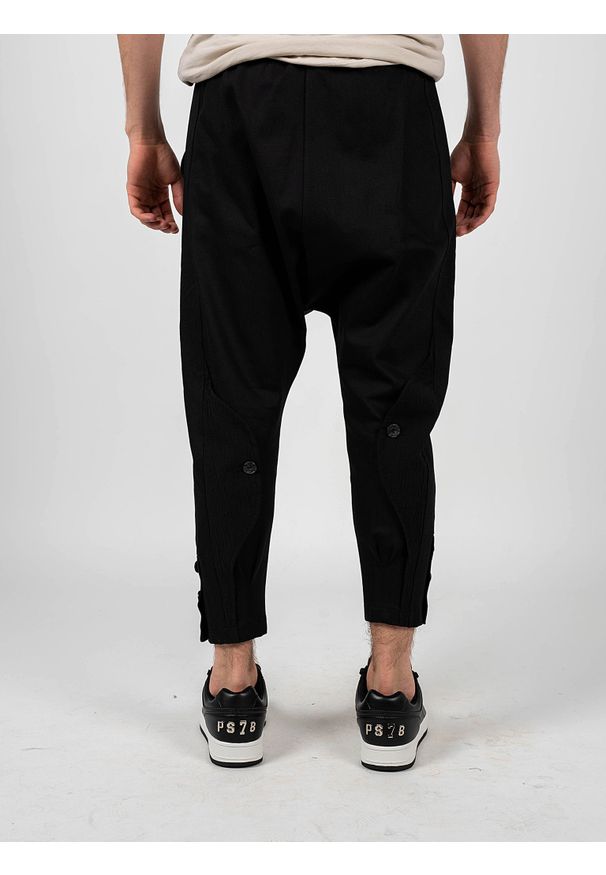 La Haine Inside Us Spodnie "Rancore" | P2303 3B | Rancore | Mężczyzna | Czarny. Kolor: czarny. Materiał: bawełna, elastan. Wzór: aplikacja