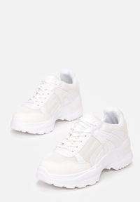 Renee - Białe Sneakersy Hainei. Wysokość cholewki: przed kostkę. Kolor: biały. Materiał: jeans, materiał. Szerokość cholewki: normalna #5