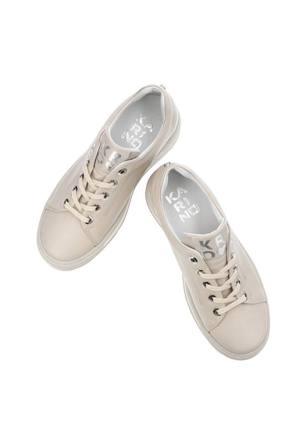 Szare Sneakersy Karino Stylowe Obuwie Damskie. Okazja: na co dzień. Wysokość cholewki: przed kolano. Kolor: szary. Materiał: skóra, jeans. Szerokość cholewki: normalna