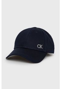 Calvin Klein czapka bawełniana kolor granatowy z aplikacją. Kolor: niebieski. Materiał: bawełna. Wzór: aplikacja