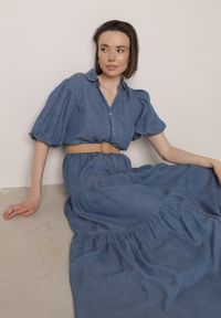 Born2be - Jasnoniebieska Sukienka Koszulowa z Wiskozą Bufiastymi Rękawami i Plecionym Paskiem Eriflara. Kolor: niebieski. Materiał: wiskoza. Wzór: ażurowy. Typ sukienki: koszulowe. Styl: elegancki, klasyczny #1