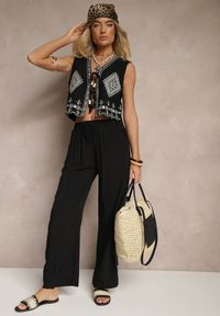 Renee - Czarne Spodnie z Wiskozy High Waist o Szerokim Kroju Avelozi. Okazja: na co dzień. Stan: podwyższony. Kolor: czarny. Materiał: wiskoza. Styl: elegancki, casual