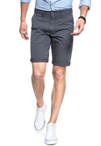 Wrangler - KRÓTKIE SPODENKI WRANGLER CHINO SHORTS OMBRE BLUE W14MLL90K. Materiał: materiał. Długość: krótkie