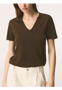 Reserved - Sweter polo - brązowy. Typ kołnierza: polo. Kolor: brązowy. Materiał: dzianina. Styl: klasyczny #1