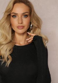 Renee - Czarna Bluzka z Ozdobną Metaliczną Nicią i Długim Rękawem Aniango. Okazja: na co dzień. Kolor: czarny. Materiał: wiskoza. Długość rękawa: długi rękaw. Długość: długie. Styl: klasyczny, casual #3
