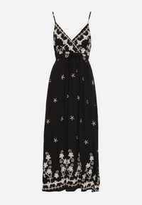 Born2be - Czarna Sukienka z Wiskozy Ozdobiona Haftami Lunireia. Okazja: na co dzień. Typ kołnierza: dekolt w kształcie V. Kolor: czarny. Materiał: wiskoza. Długość rękawa: na ramiączkach. Wzór: aplikacja, haft. Typ sukienki: proste. Styl: casual #7