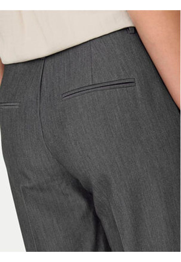 only - ONLY Spodnie materiałowe Kayle 15324532 Szary Straight Fit. Kolor: szary. Materiał: syntetyk