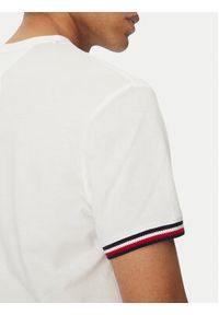 TOMMY HILFIGER - Tommy Hilfiger T-Shirt Global Stripe MW0MW38630 Biały Regular Fit. Kolor: biały. Materiał: bawełna #3