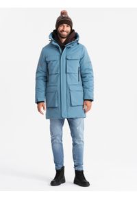 Ombre Clothing - Ocieplana długa męska kurtka z odblaskowymi elementami – niebieska V4. Typ kołnierza: kołnierzyk stójkowy. Kolor: niebieski. Materiał: guma, puch, poliester, materiał, satyna, syntetyk. Długość: długie. Wzór: gładki, aplikacja. Styl: elegancki #7