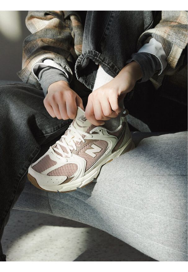 New Balance Sneakersy U530SUA Beżowy. Kolor: beżowy. Materiał: skóra, zamsz