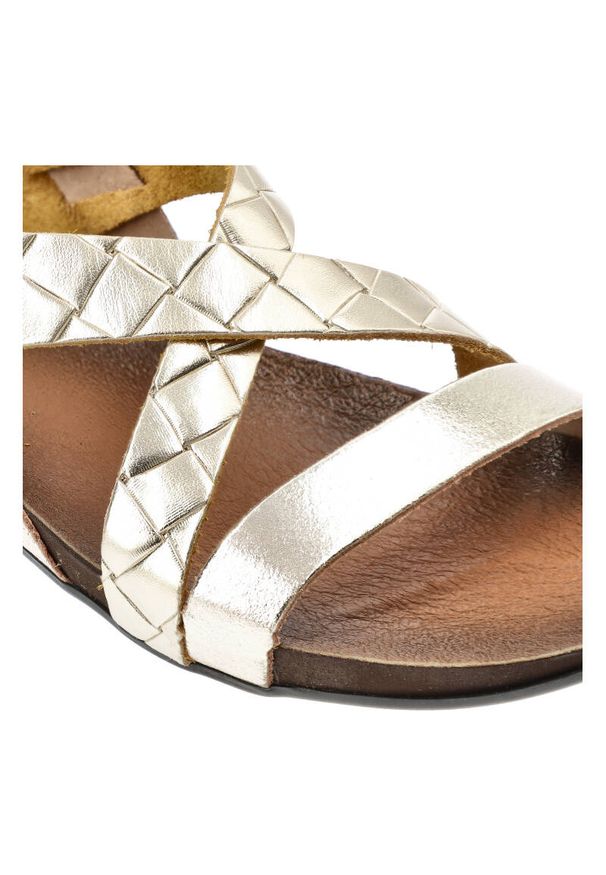 Złote Sandały Armodo Eleganckie Buty Damskie. Zapięcie: pasek. Kolor: złoty. Materiał: materiał. Sezon: lato. Styl: elegancki
