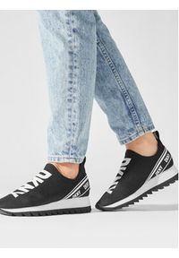 DKNY Sneakersy Abbi Slip On K1457946 Czarny. Zapięcie: bez zapięcia. Kolor: czarny. Materiał: materiał #3