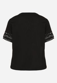 Born2be - Czarny T-shirt z Bawełny Ozdobiony Ażurowym Wzorem Valreia. Okazja: na co dzień. Kolor: czarny. Materiał: bawełna. Wzór: aplikacja, ażurowy. Styl: casual #6