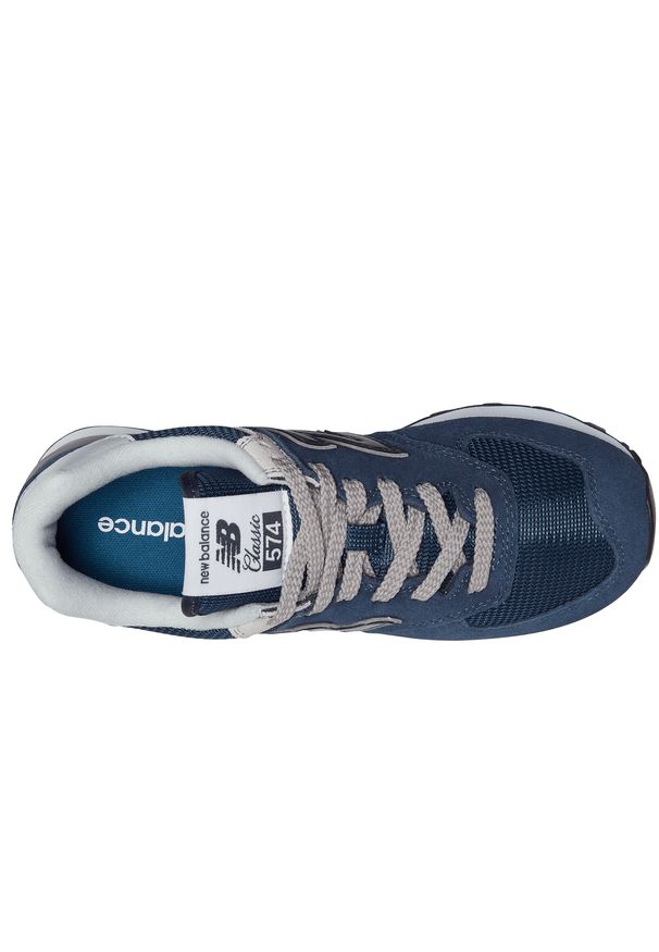Buty damskie New Balance WL574EVN – granatowe. Okazja: na co dzień. Kolor: niebieski. Materiał: zamsz, guma, skóra, materiał. Szerokość cholewki: normalna. Model: New Balance 574