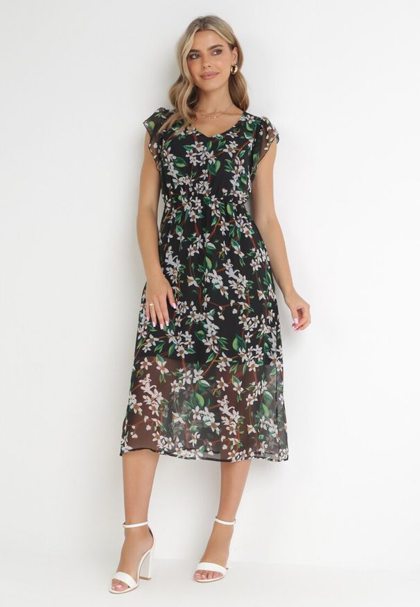 Born2be - Czarna Sukienka Gobney. Kolor: czarny. Materiał: wiskoza, materiał, tkanina. Długość rękawa: krótki rękaw. Wzór: kwiaty. Długość: midi