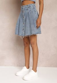 Renee - Niebieska Jeansowa Spódnica Mini z Zakładkami Hollette. Kolor: niebieski. Materiał: jeans. Wzór: aplikacja. Styl: elegancki #3