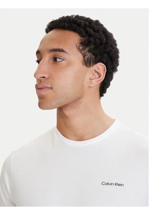 Calvin Klein T-Shirt Micro Logo LV04LC255G Biały Regular Fit. Kolor: biały. Materiał: bawełna