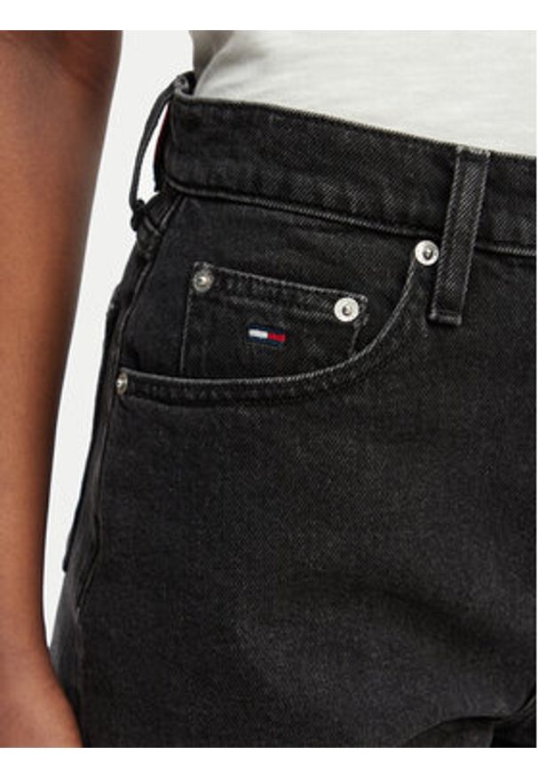 Tommy Jeans Szorty jeansowe DW0DW23057 Czarny Regular Fit. Kolor: czarny. Materiał: bawełna