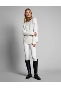 FAY - Biały sweter z wełny dziewiczej. Kolor: biały. Materiał: wełna. Długość rękawa: długi rękaw. Długość: długie. Wzór: aplikacja. Sezon: zima, jesień #6