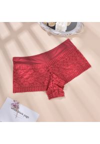 Intica - Koronkowe szorty z ozdobnym wykończeniem na specjalne okazje Vaira. Kolor: czerwony. Materiał: koronka. Wzór: koronka